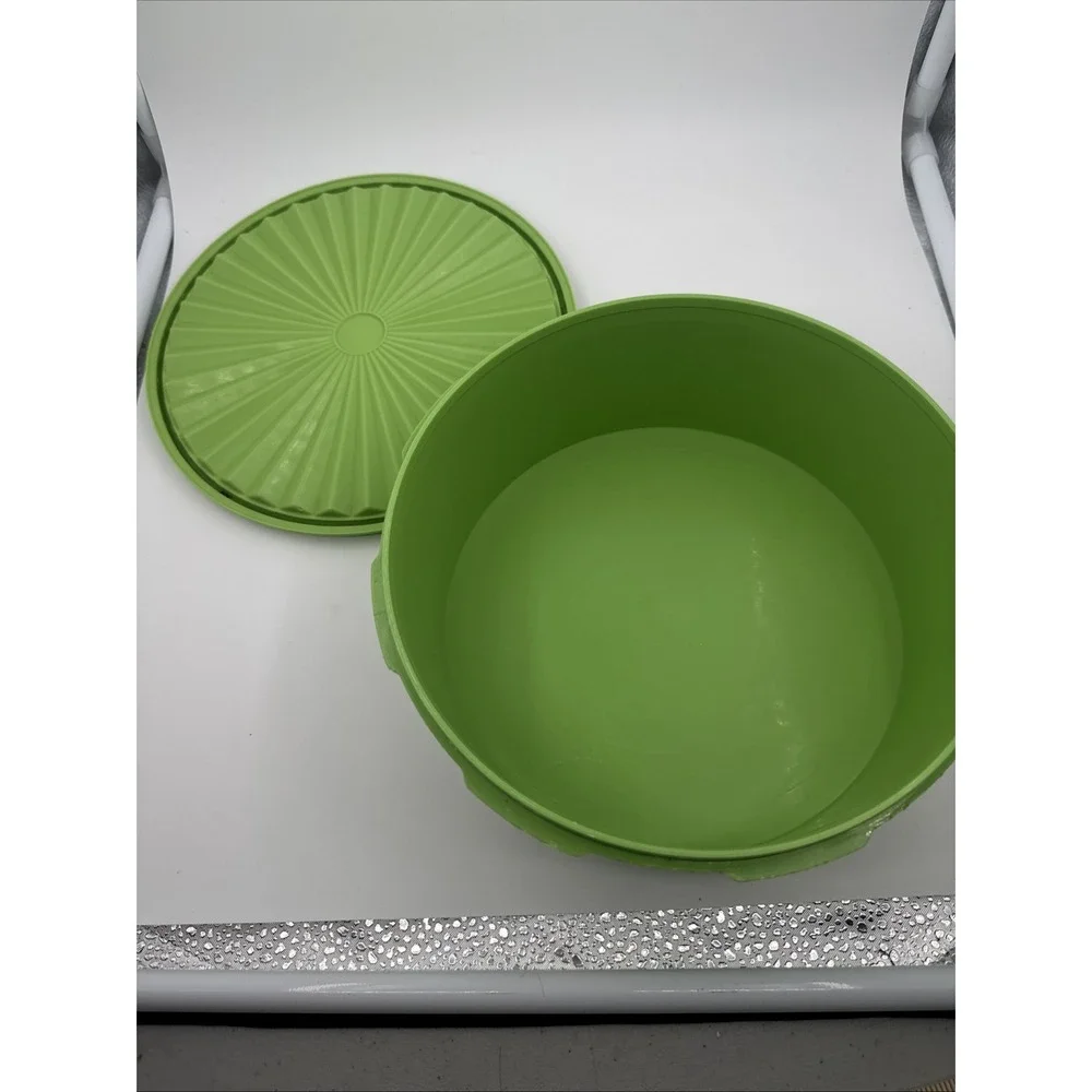 Vintage Tupperware 1204-7 And 1204-4‎ Orange And Green With Lids 1205-9